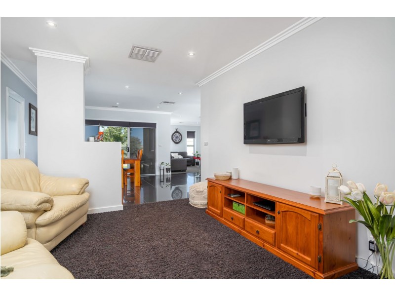 42 Brindabella Drive, Tatton NSW 2650