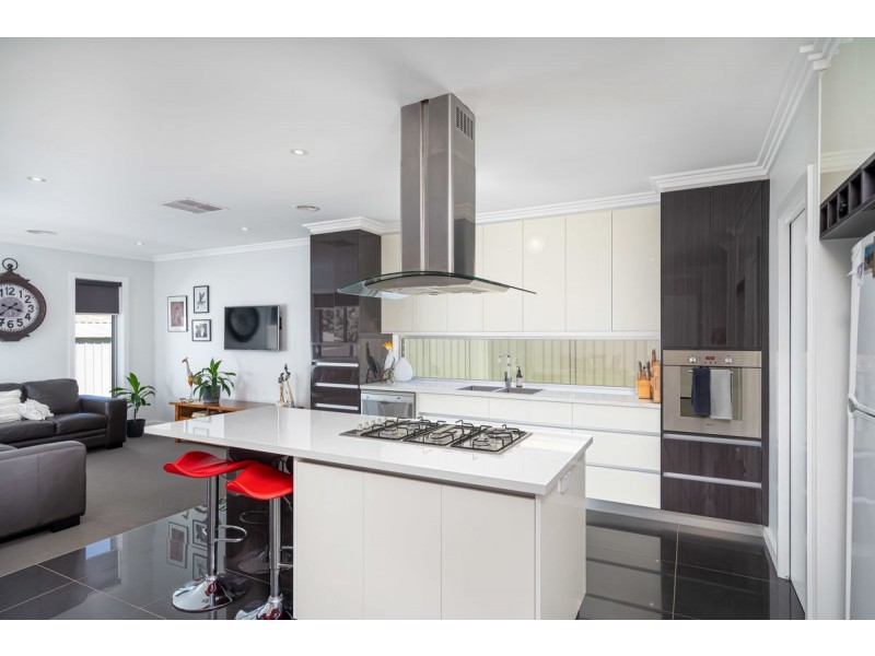 42 Brindabella Drive, Tatton NSW 2650