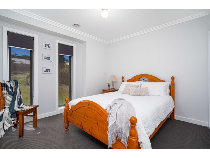 42 Brindabella Drive, Tatton NSW 2650