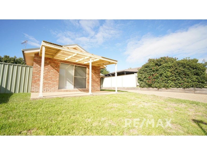 4 Clipper Way, Estella NSW 2650