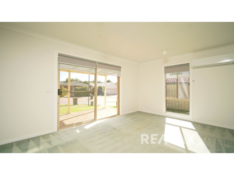4 Clipper Way, Estella NSW 2650