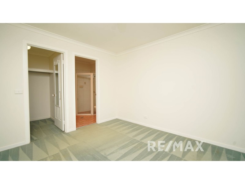 4 Clipper Way, Estella NSW 2650