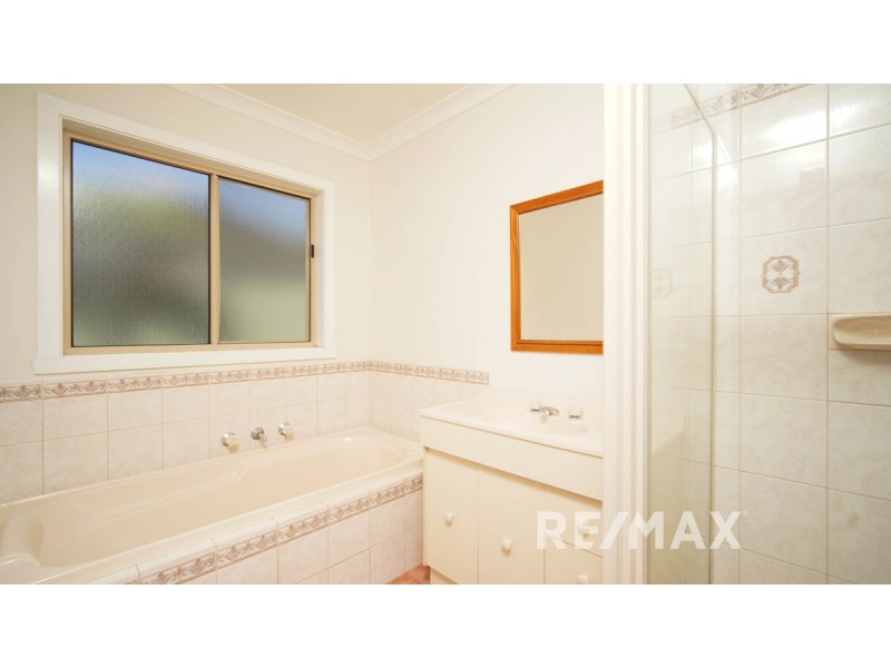 4 Clipper Way, Estella NSW 2650
