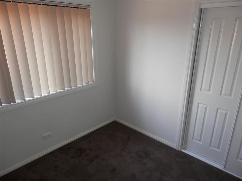 5 Willang Crescent, Glenfield Park NSW 2650
