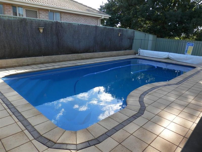 5 Willang Crescent, Glenfield Park NSW 2650