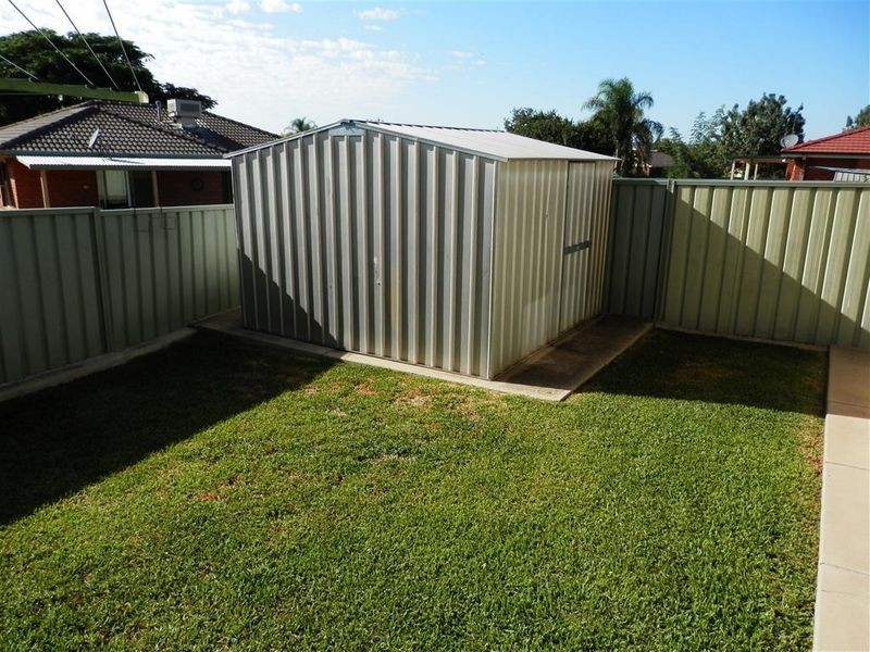5 Willang Crescent, Glenfield Park NSW 2650