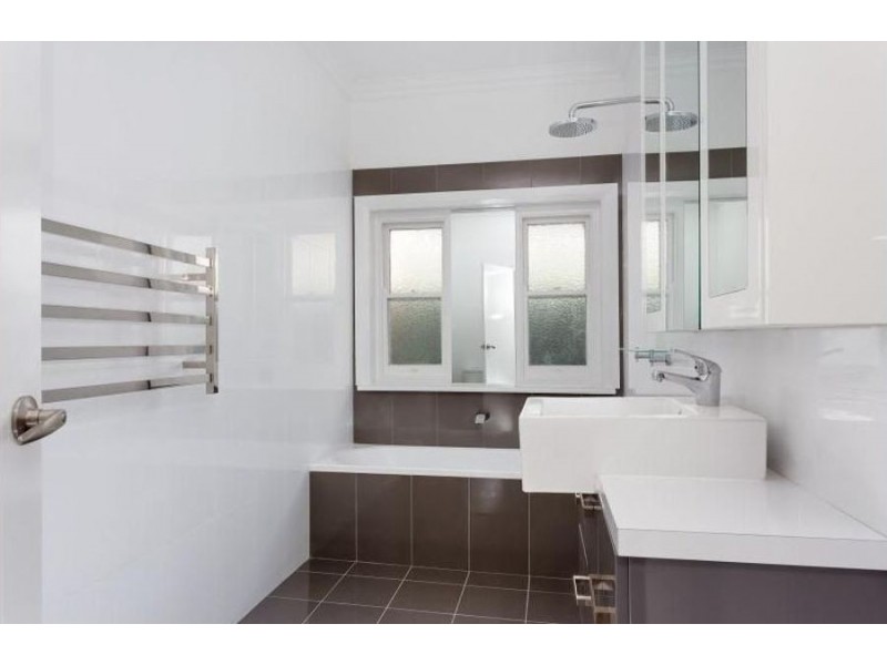 11 Day Street, Wagga Wagga NSW 2650