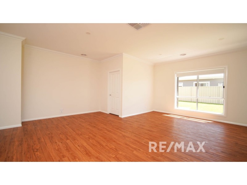 11 Wallaby Street, Gobbagombalin NSW 2650