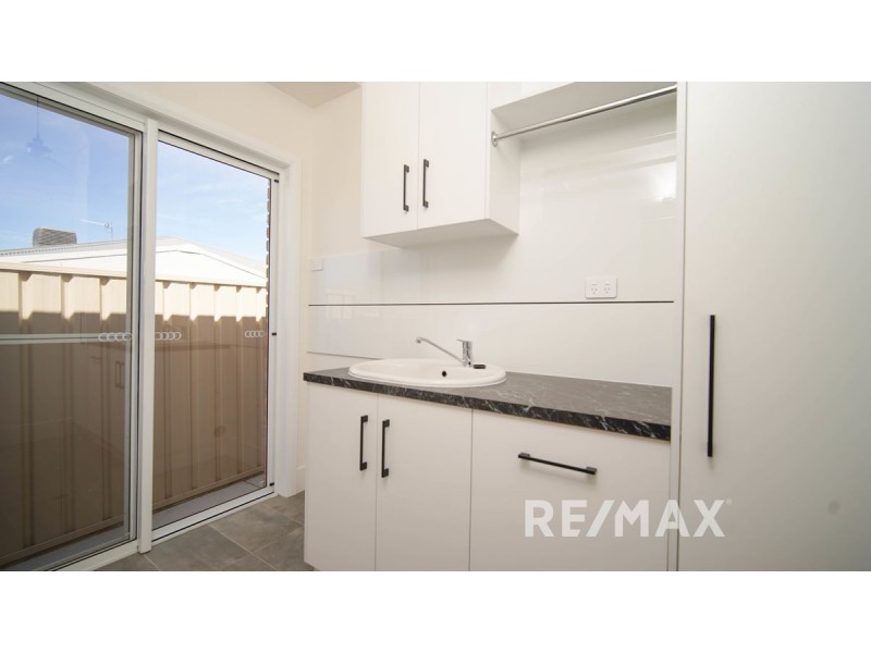 11 Wallaby Street, Gobbagombalin NSW 2650