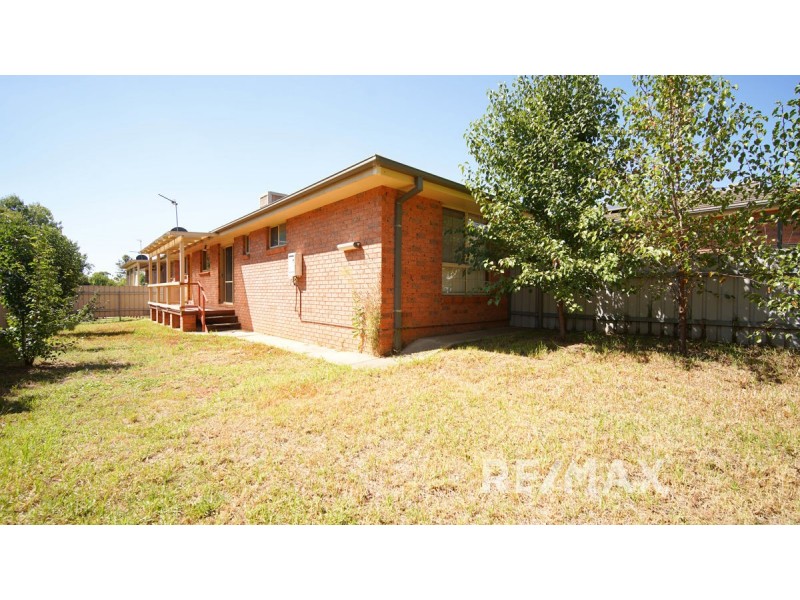4/8 Kenneally Street, Kooringal NSW 2650