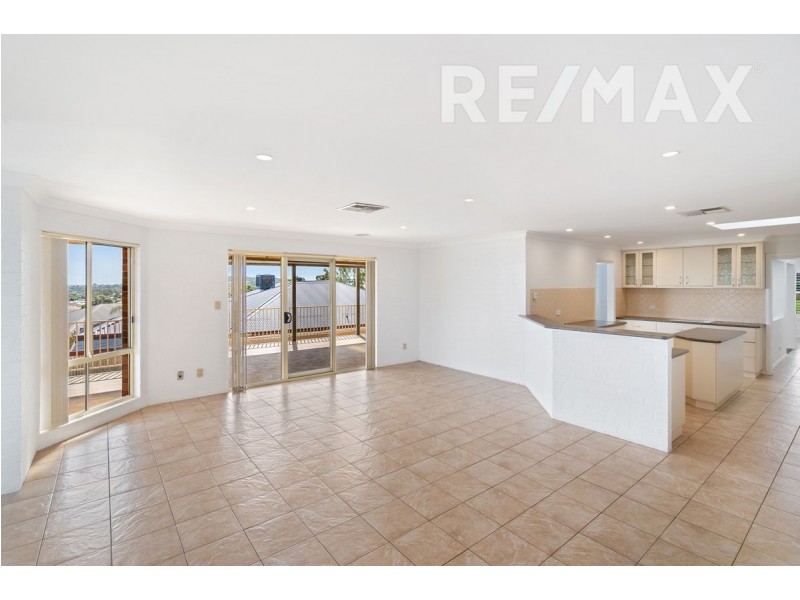 20 Yanko Crescent, Bourkelands NSW 2650