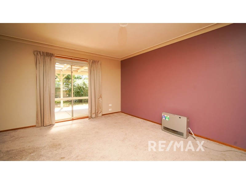 71 Dalman Parkway, Glenfield Park NSW 2650