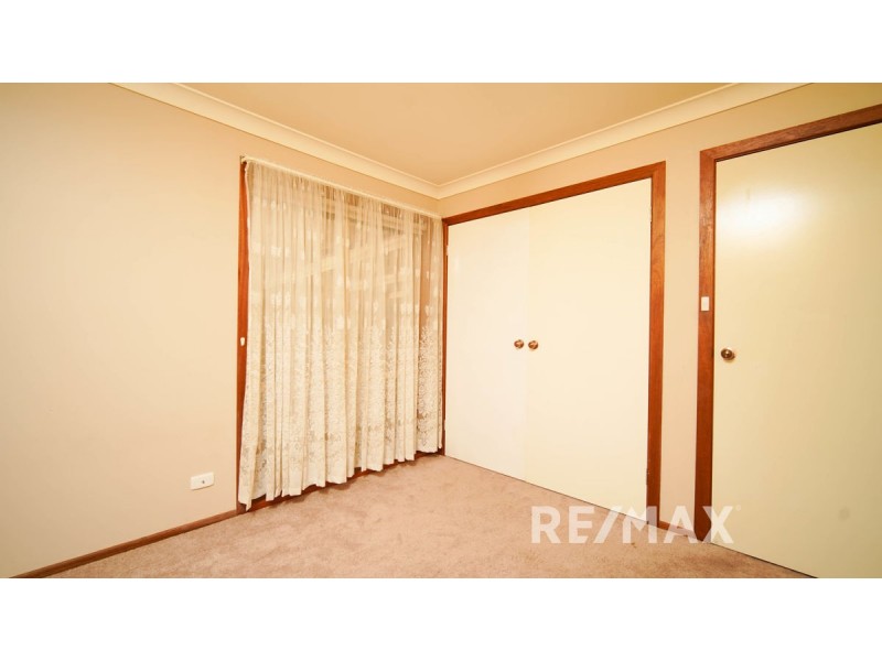 71 Dalman Parkway, Glenfield Park NSW 2650