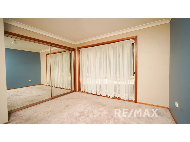 71 Dalman Parkway, Glenfield Park NSW 2650