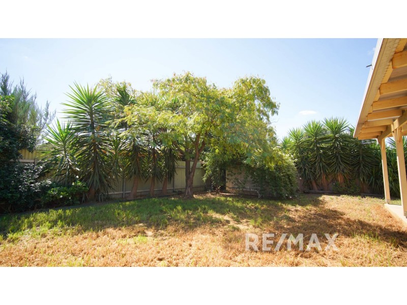 71 Dalman Parkway, Glenfield Park NSW 2650