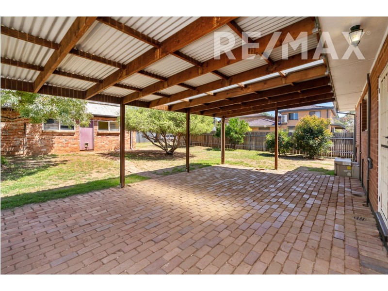 35 Bluett Crescent, Turvey Park NSW 2650