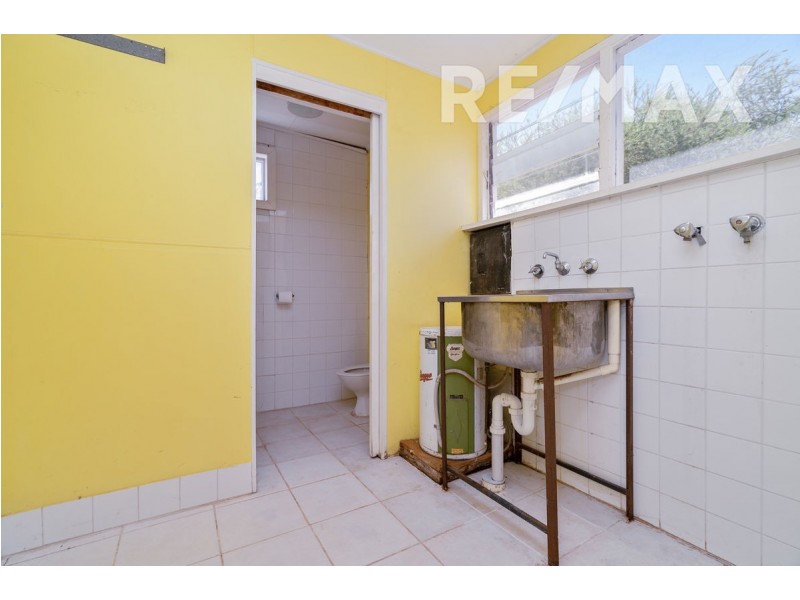 35 Bluett Crescent, Turvey Park NSW 2650