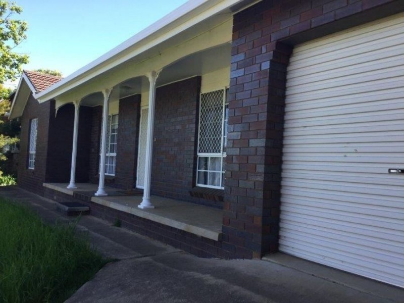 12 Andrews Avenue, Kooringal NSW 2650