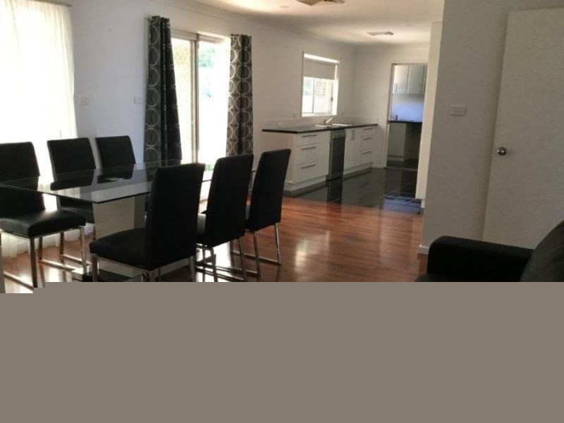 12 Andrews Avenue, Kooringal NSW 2650