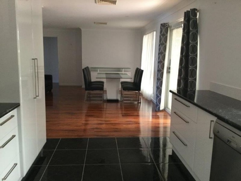 12 Andrews Avenue, Kooringal NSW 2650