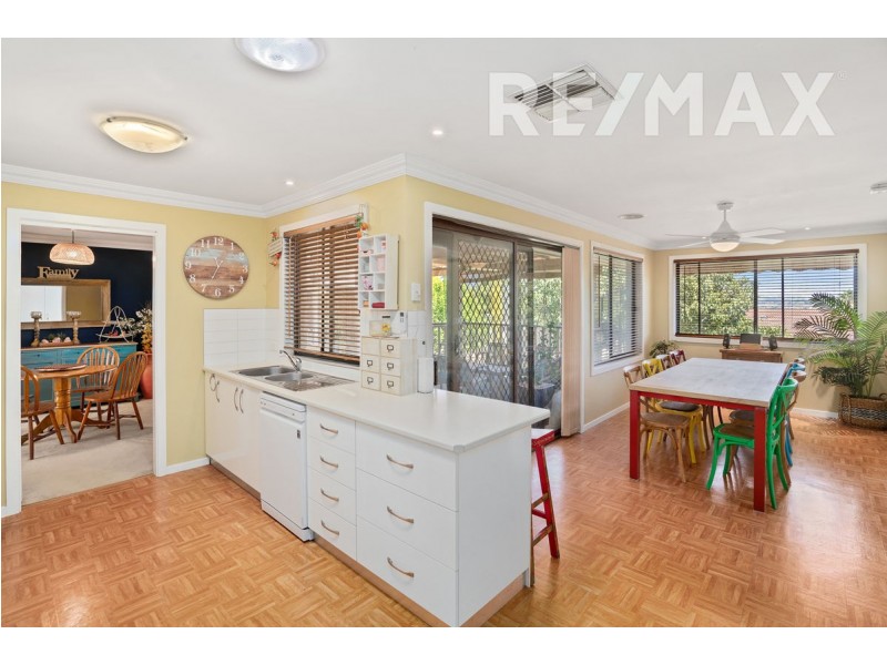 4 Lincoln Avenue, Tolland NSW 2650