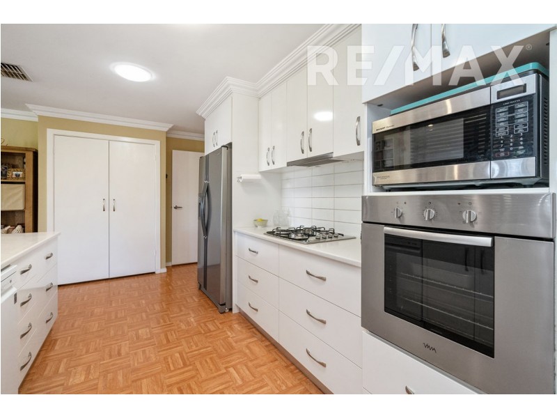 4 Lincoln Avenue, Tolland NSW 2650