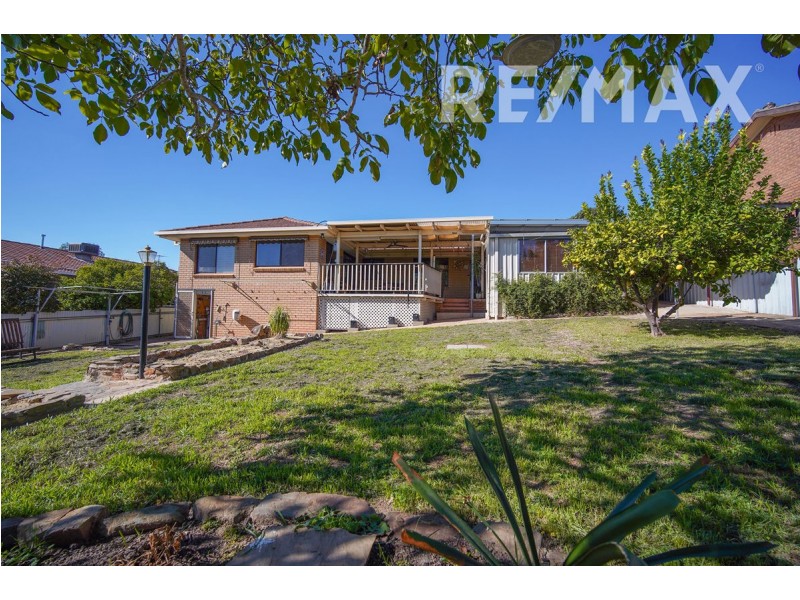 4 Lincoln Avenue, Tolland NSW 2650