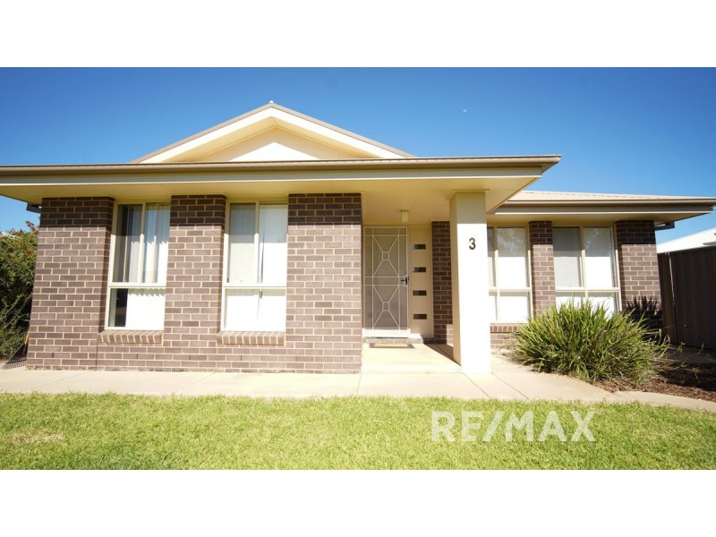 3/3 Carinya Street, Glenfield Park NSW 2650