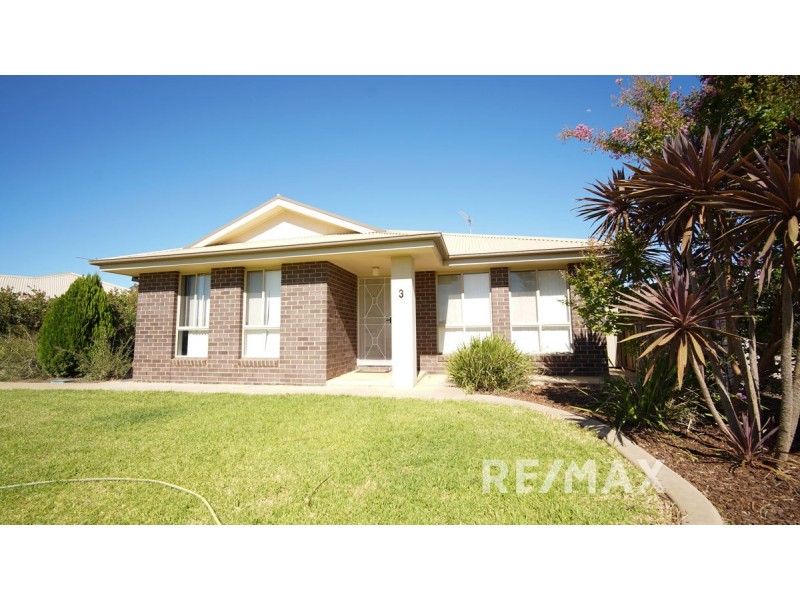 3/3 Carinya Street, Glenfield Park NSW 2650