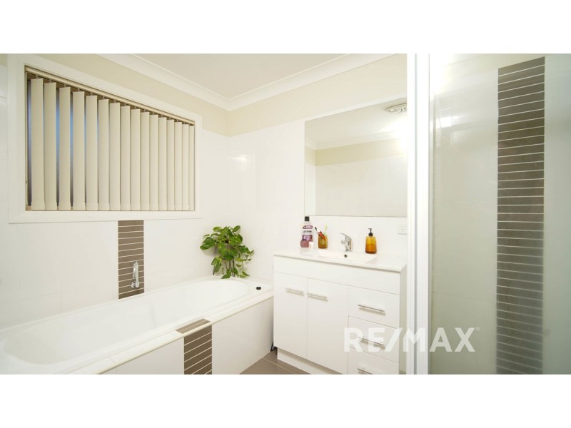 3/3 Carinya Street, Glenfield Park NSW 2650