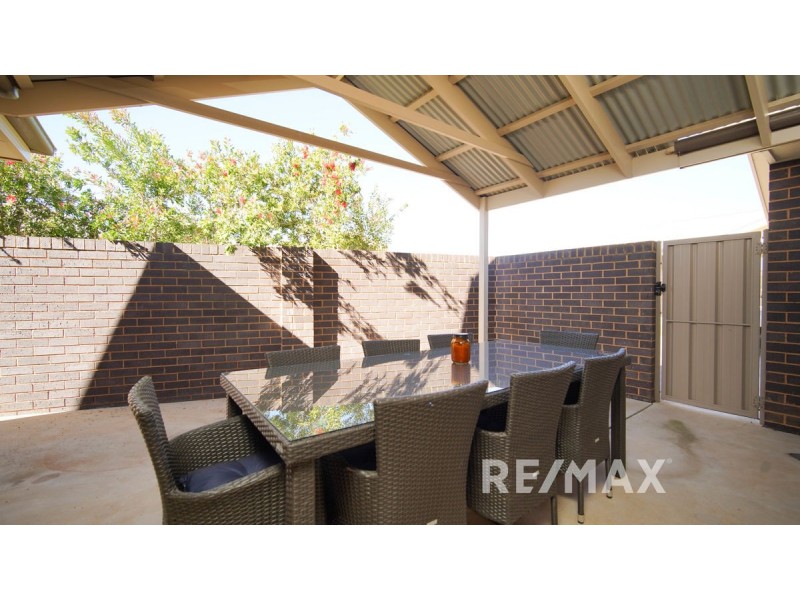3/3 Carinya Street, Glenfield Park NSW 2650