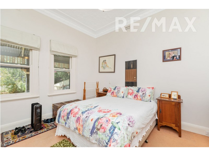 64 The Esplanade, Wagga Wagga NSW 2650