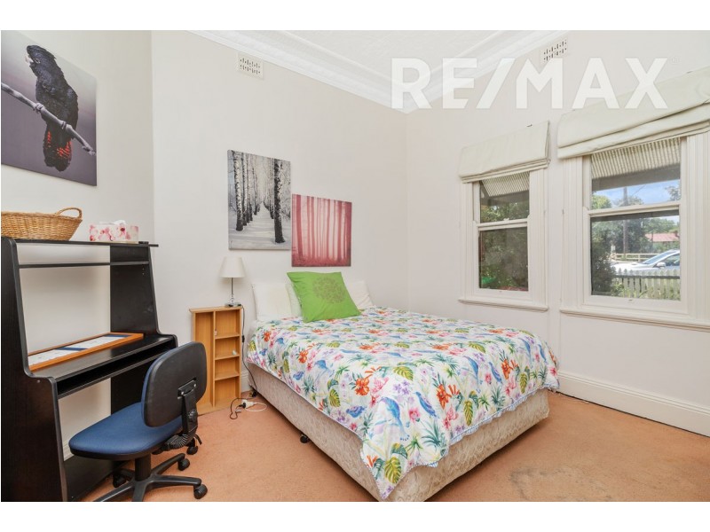 64 The Esplanade, Wagga Wagga NSW 2650