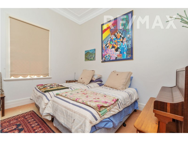 64 The Esplanade, Wagga Wagga NSW 2650
