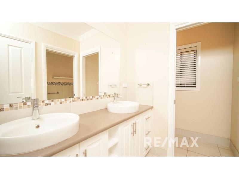 1/7 Bedervale Street, Bourkelands NSW 2650