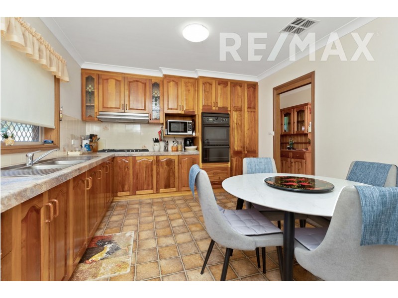 7 Overdale Drive, Bourkelands NSW 2650