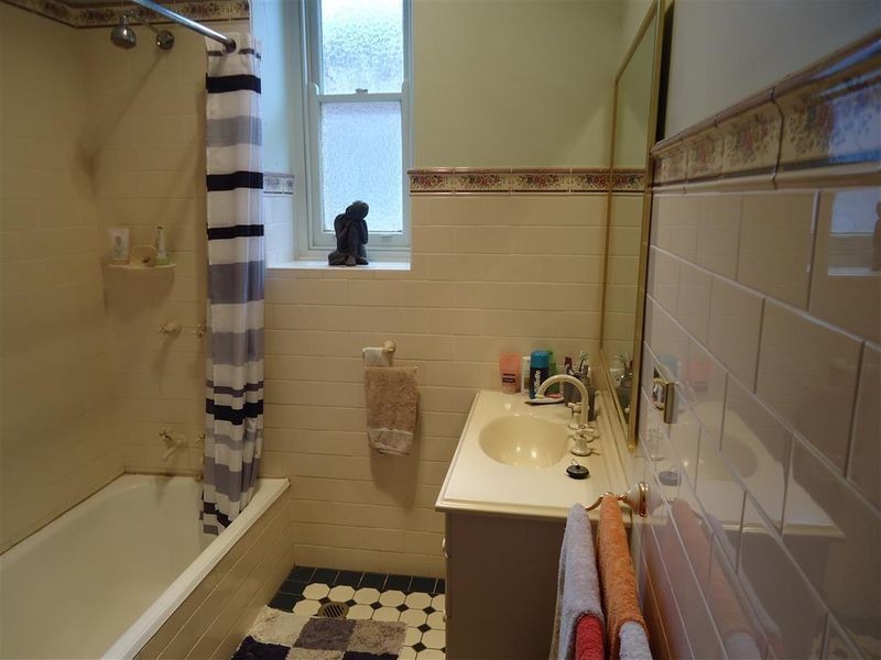 70 Thorne Street, Wagga Wagga NSW 2650