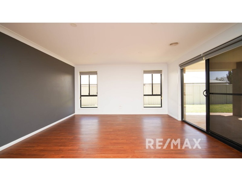 91 Barmedman Avenue, Gobbagombalin NSW 2650