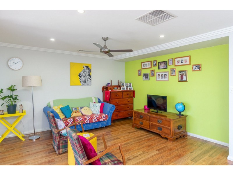 26 Barton Avenue, Lloyd NSW 2650