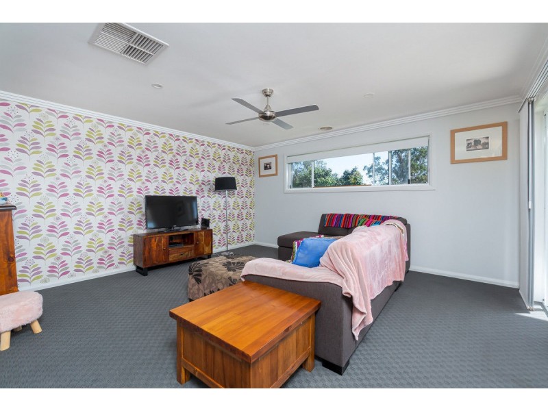 26 Barton Avenue, Lloyd NSW 2650