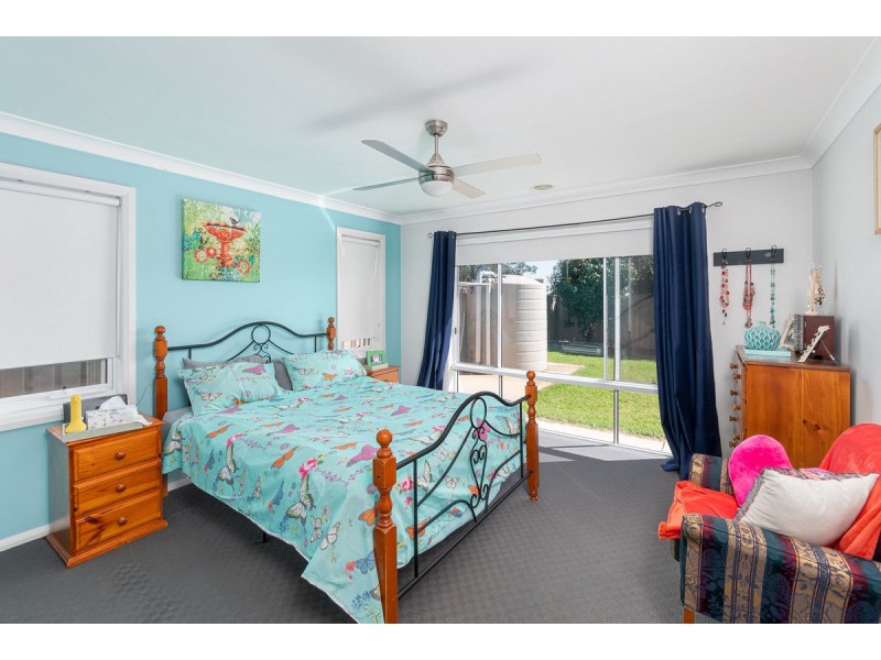 26 Barton Avenue, Lloyd NSW 2650