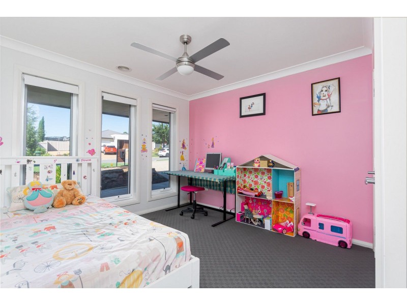 26 Barton Avenue, Lloyd NSW 2650