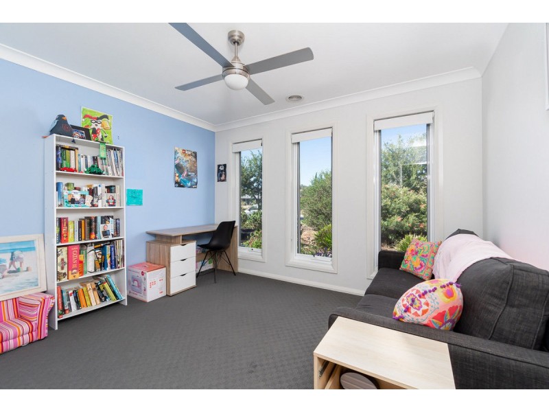 26 Barton Avenue, Lloyd NSW 2650