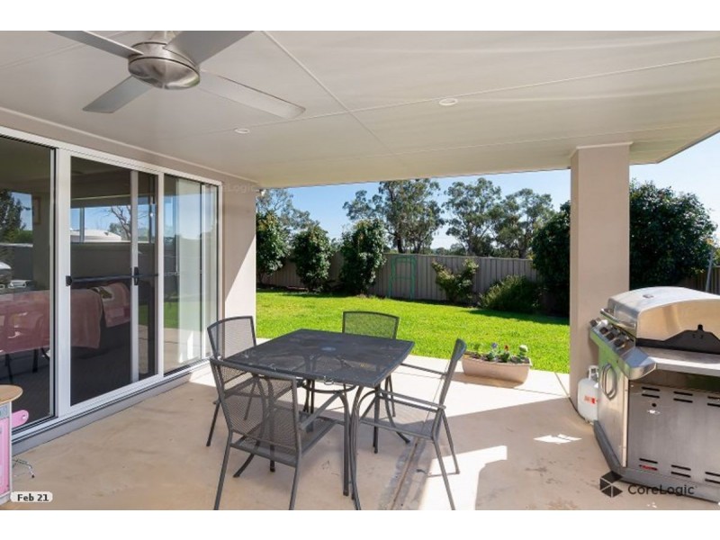 26 Barton Avenue, Lloyd NSW 2650