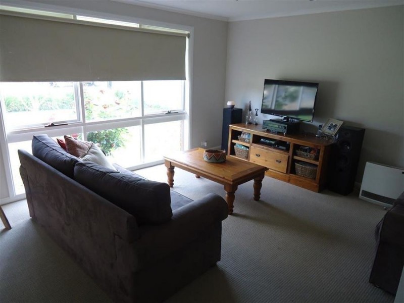 2 Sackville Drive, Forest Hill NSW 2651