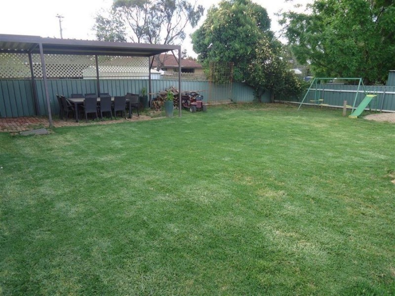 2 Sackville Drive, Forest Hill NSW 2651