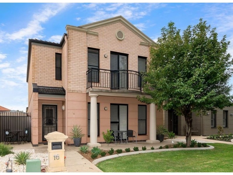 16 Galing Place, Wagga Wagga NSW 2650