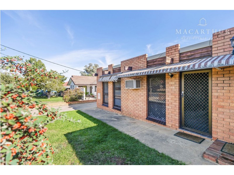 1/12 Marloo Crescent, Kooringal NSW 2650