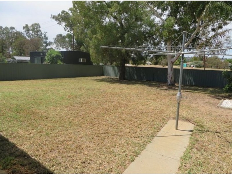 33 Goborra Street, Glenfield Park NSW 2650