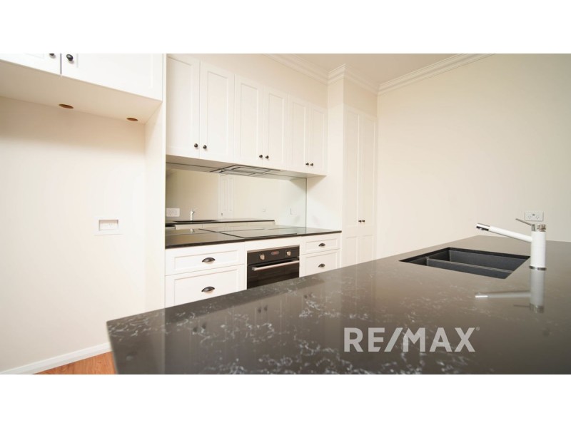 11 Wallaby Street, Gobbagombalin NSW 2650